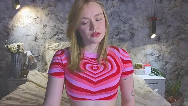 Aurora_Golden1's cam snapshot