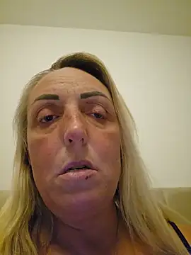 theblondecocklover live sex cam