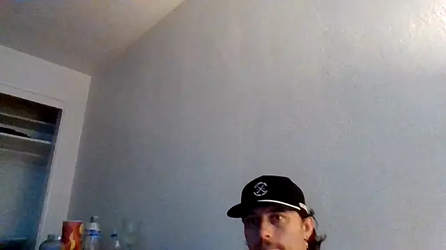 Tallhungandcloudy's cam snapshot