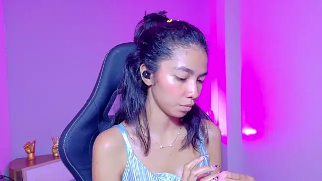 luna_roja25's cam snapshot