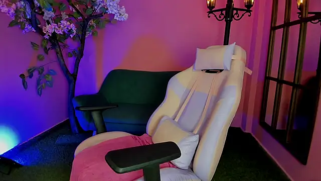 ArohomLester's cam snapshot