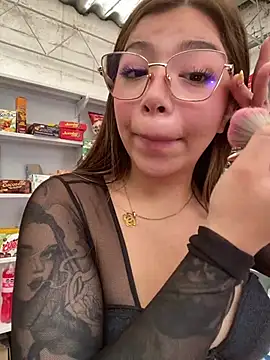 Maddy_Piink live sex cam