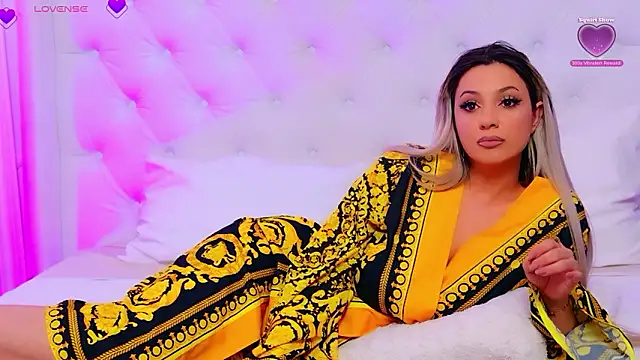 AriannaSins live sex cam