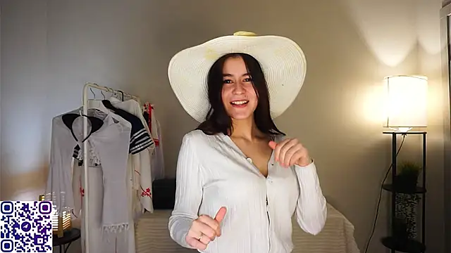 EleanoreMonts's cam snapshot