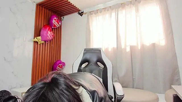 adhara__messY's cam snapshot