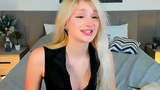 SugarWhisper's cam snapshot