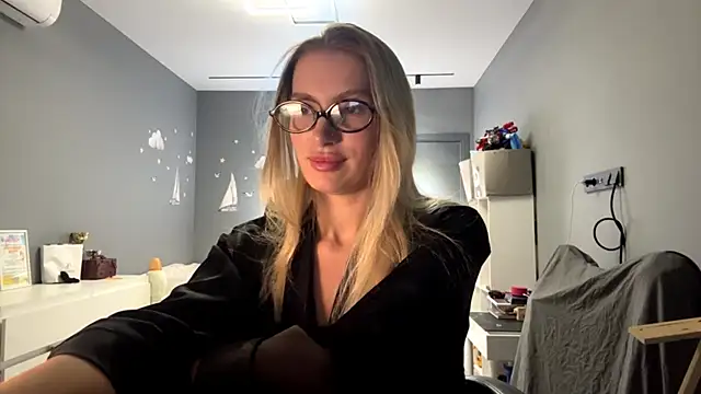 SoftnessMila's cam snapshot