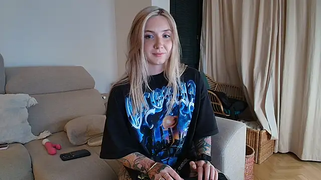 tattoobbgirl's cam snapshot