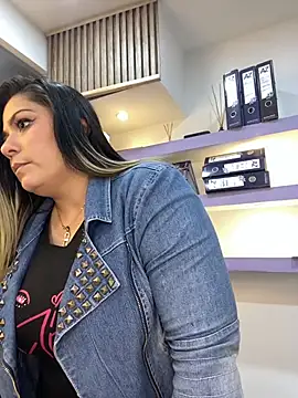 isabella_horney_'s cam snapshot