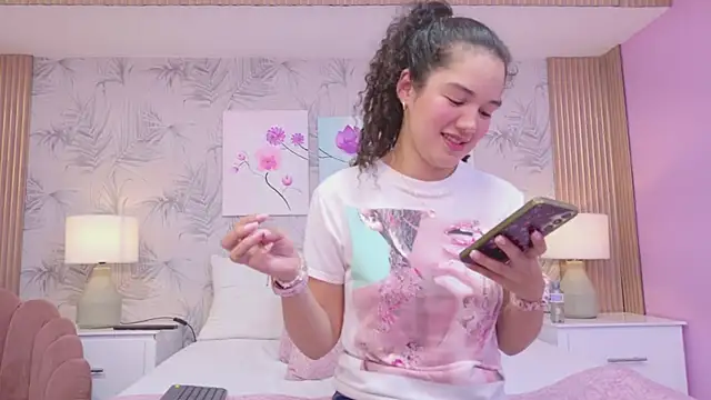 RoxanaAngel's cam snapshot