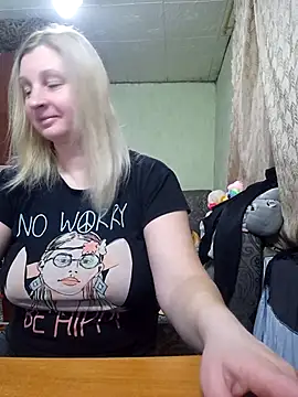 BustyBlond's cam snapshot