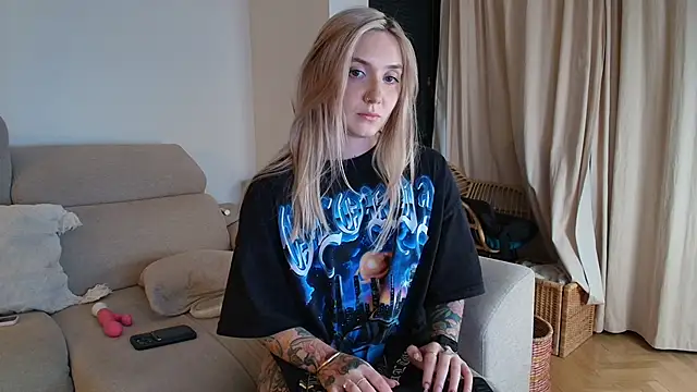 tattoobbgirl's cam snapshot