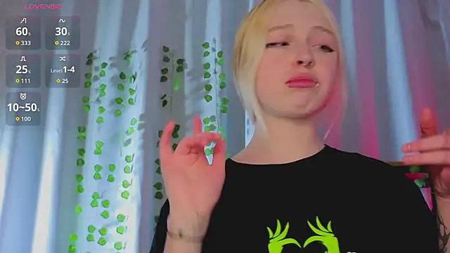 ElvenQueen's cam snapshot