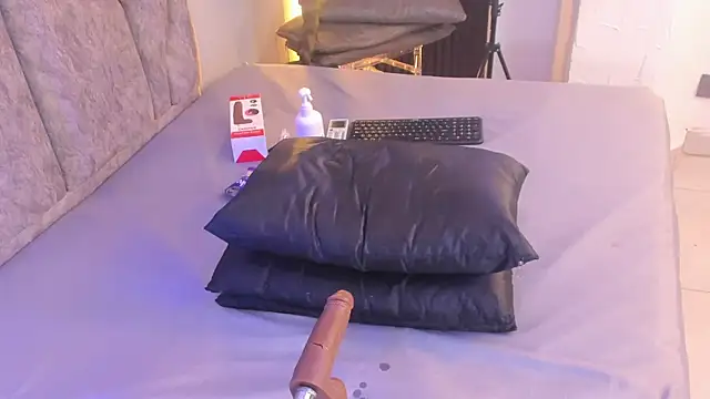 Maddyjohnsonn's cam snapshot