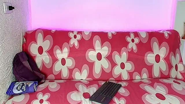 Nahomi_rous777's cam snapshot