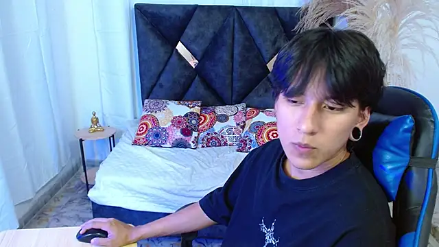 nikoo_18 live sex cam