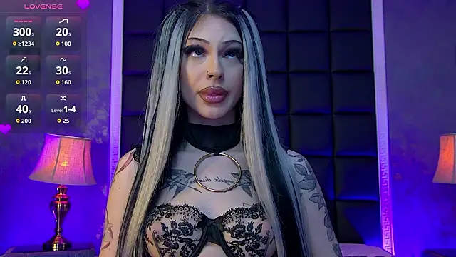 ValerieIce live sex cam