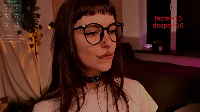 MichaellaMoon live sex cam