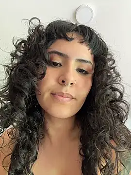 SugarTroubl33 live sex cam