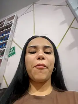 Naatalia live sex cam