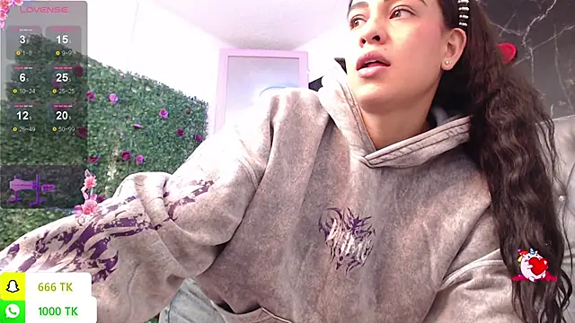 LAILAGUMMY live sex cam