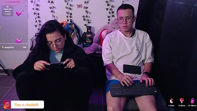Tina_4_Charlie live sex cam