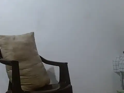 Larry-n-clouds live sex cam