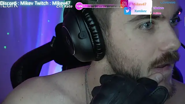 Mikev live sex cam