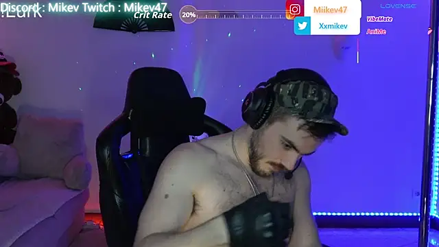 Mikev live sex cam