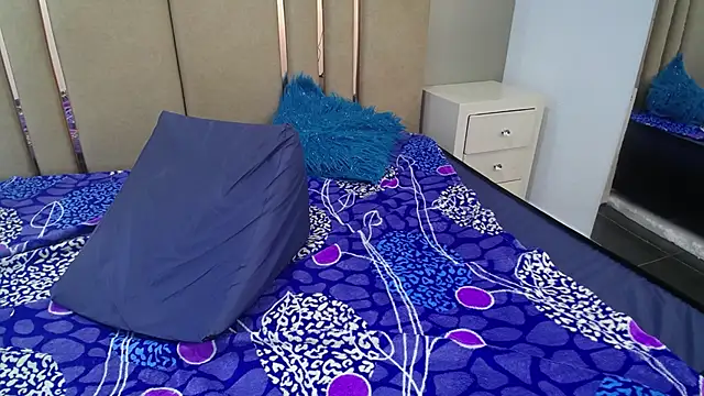 violet_angel13's cam snapshot