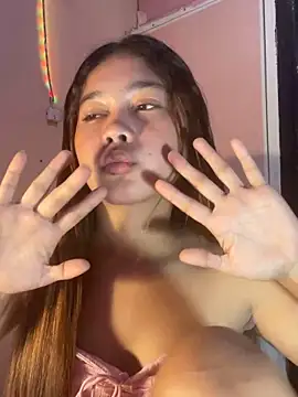 ursweet_babygirl live sex cam