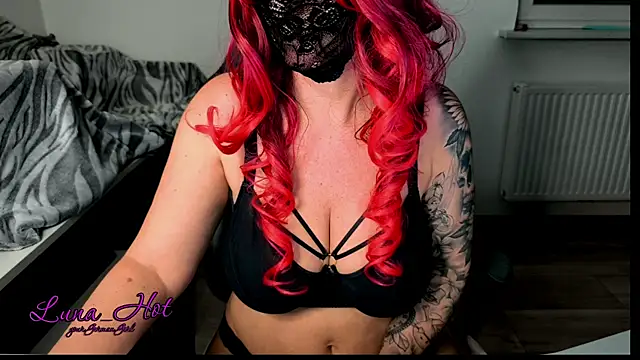 Lunalein live sex cam