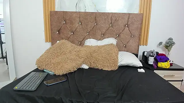 Candyfox2606's cam snapshot