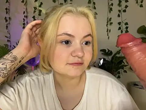 MoonIvy_ live sex cam