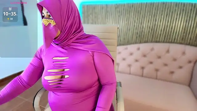 Nadia_Privee's cam snapshot