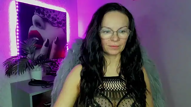 HelenLuxx's cam snapshot