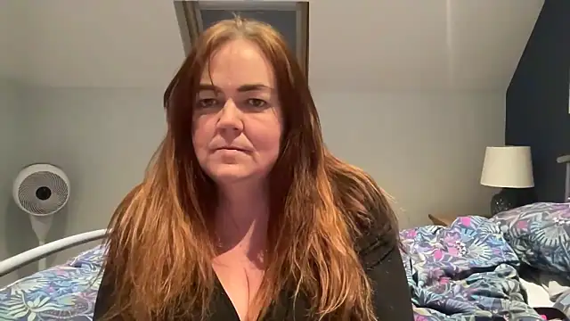curvy-milf-abbie live sex cam