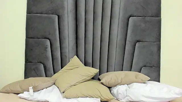 Mia_smith_x1's cam snapshot