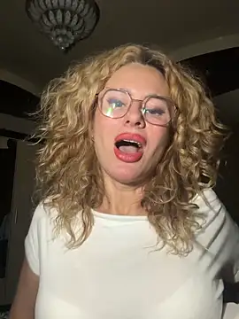 Tania201243's cam snapshot