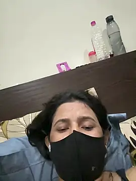 raavigirl's cam snapshot