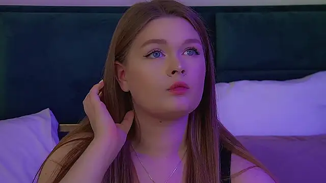 CrystalLyons live sex cam