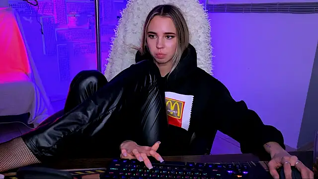 KimPorins live sex cam