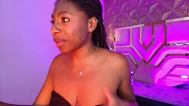 Queen_perla_ live sex cam