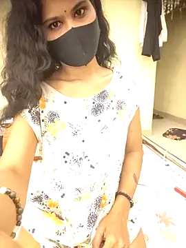 Snaya-baby live sex cam