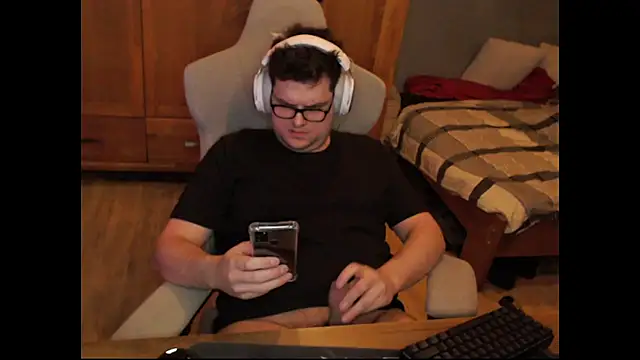 Whyteshadow4235's cam snapshot