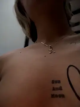 MystiqueXXX's cam snapshot