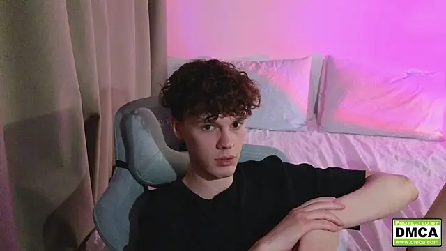 cute_thomas's cam snapshot