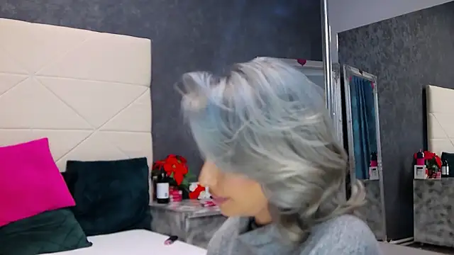 IssaSmith live sex cam