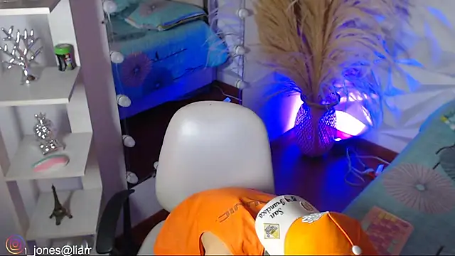 Jonesliam23's cam snapshot