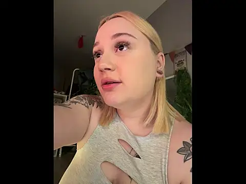 MCThroatGoat's cam snapshot